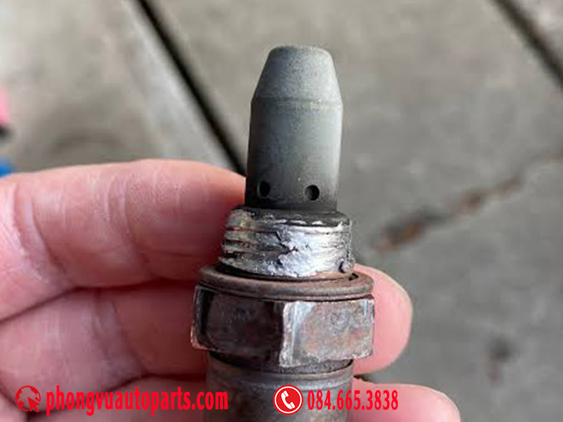 Cách nhận biết cảm biến Oxy hỏng qua quan sát thực tế
